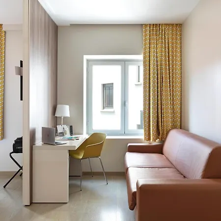 Station Szálloda Milánó