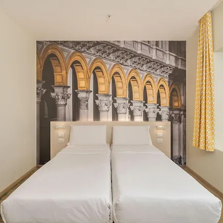 Station Szálloda Milánó